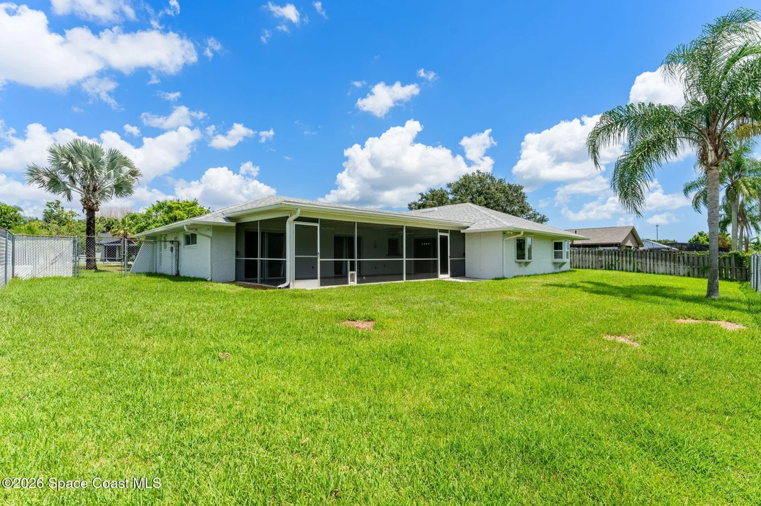 Photo of 1512 Meadowbrook Road NE