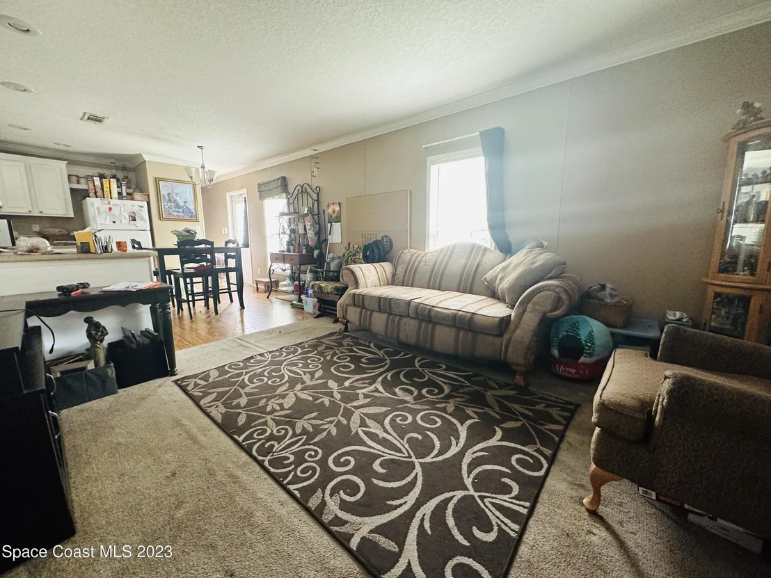 Photo of 393 Ronald Street