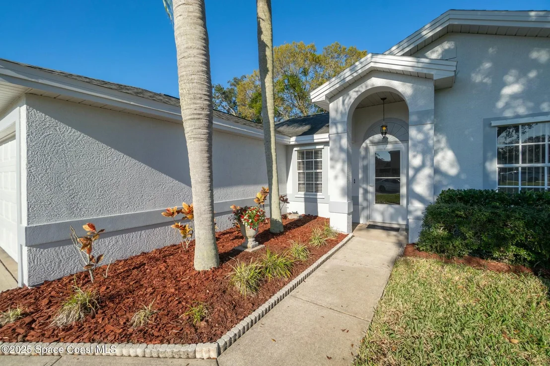 Photo of 6996 Hammock Lakes Drive