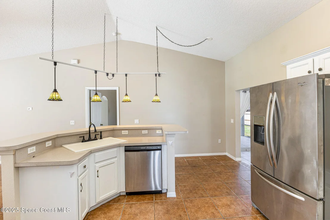 Photo of 6480 Annapolis Street