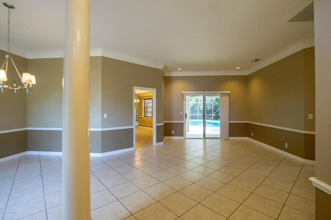 Photo of 652 Gilbert Drive NE