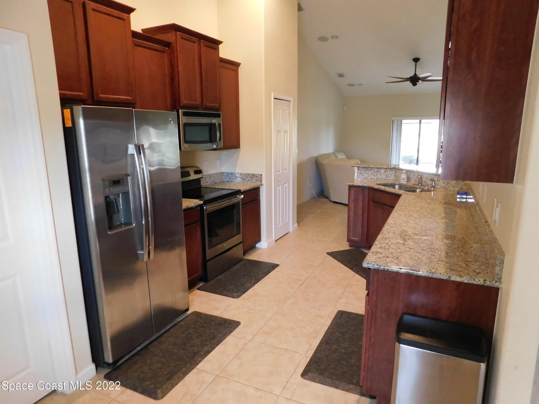 Photo of 431 Trymore Drive SE