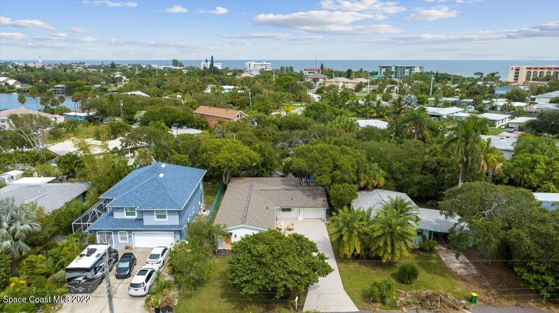 Photo of 1345 Bayshore Drive
