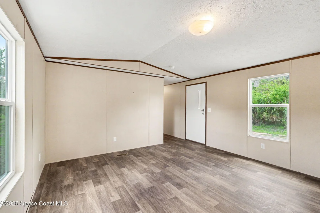 Photo of 2075 Parrish Road