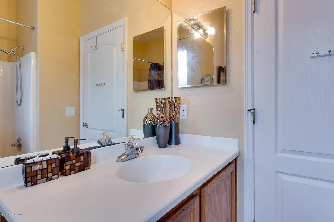 Photo of 1431 Bridgeport Circle