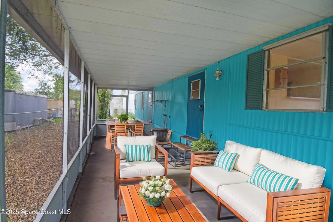 Photo of 2555 Haverhill Road NE