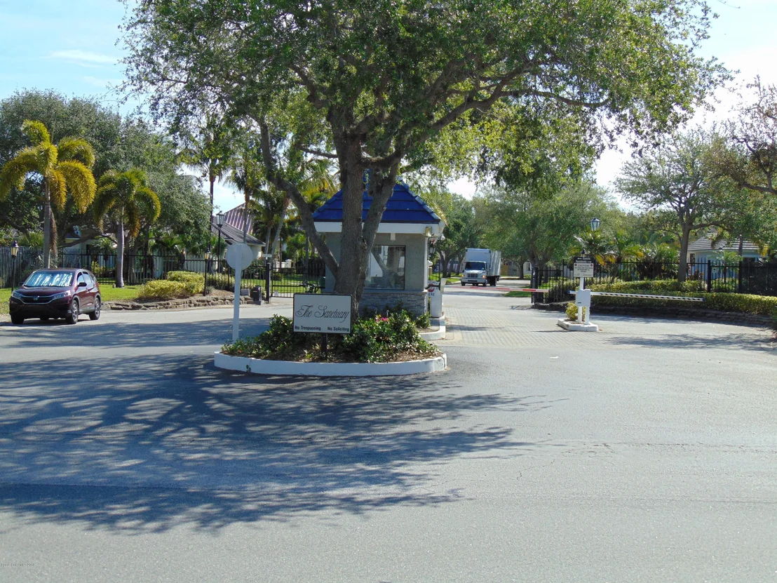 Photo of 595 Crassas Drive