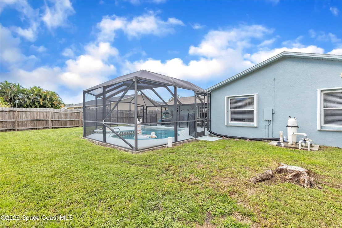 Photo of 233 Cinnamon Lake Circle
