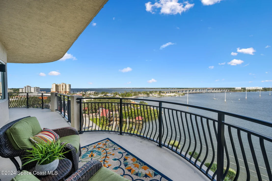 Photo of Unit 901 at 21 Riverside Drive