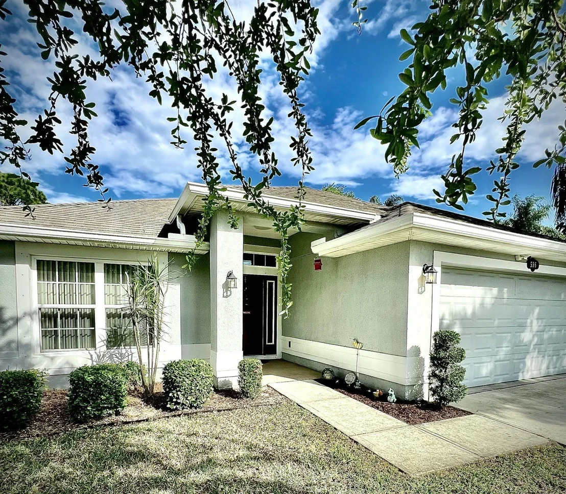 Photo of 596 Mason