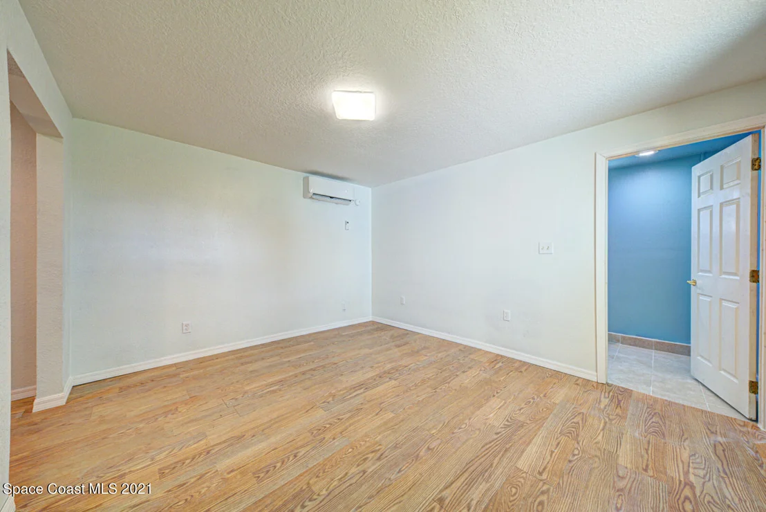 Photo of 651 N Range Road