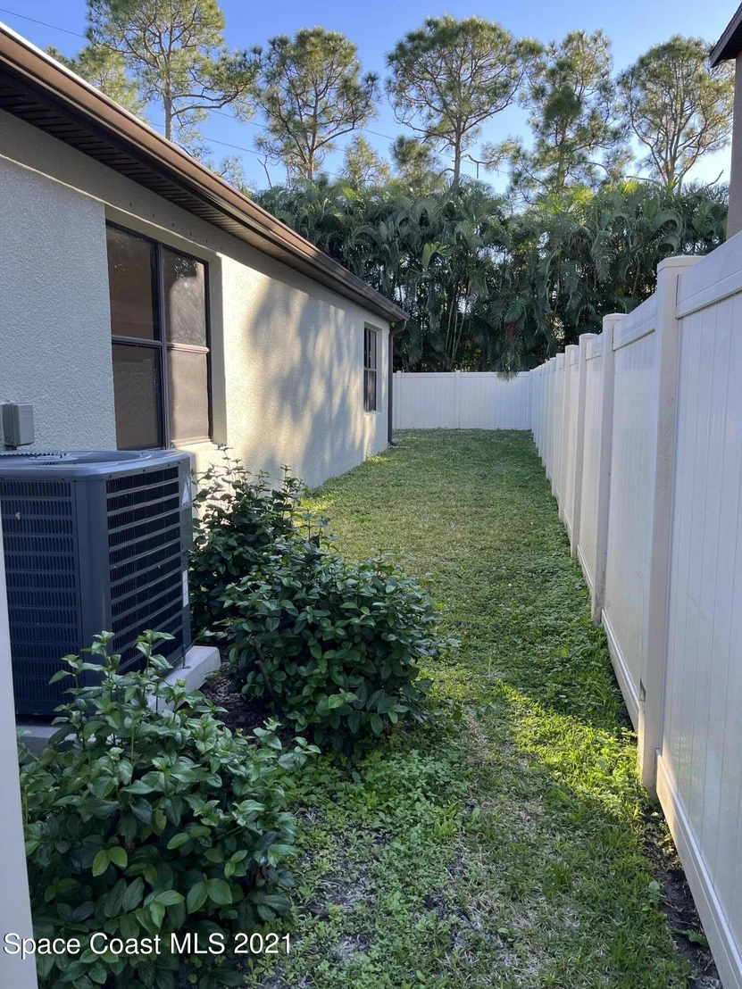 Photo of 1150 Talon Way