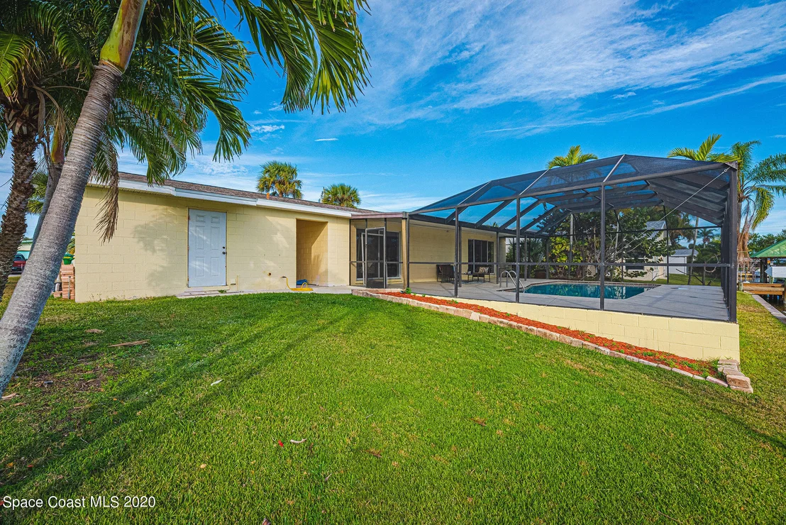 Photo of 347 Carmine Drive