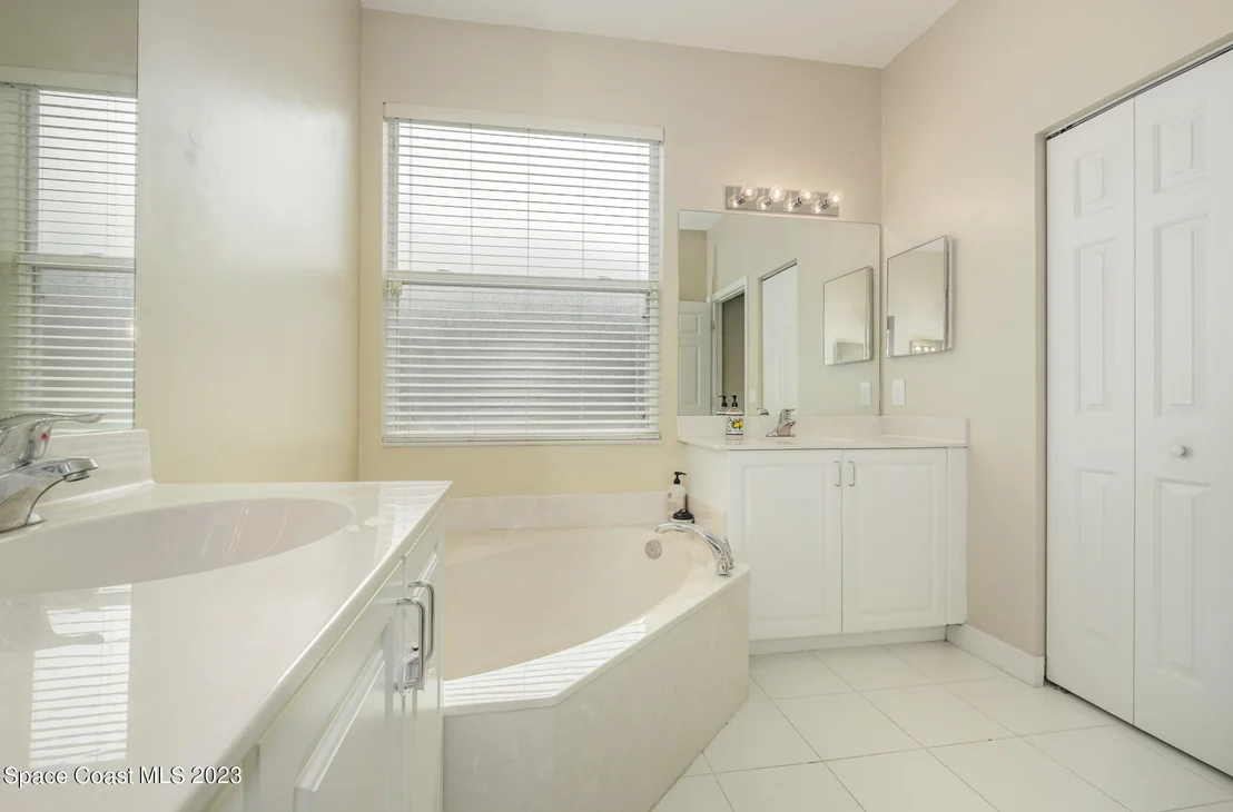 Photo of 577 Gardendale Circle SE