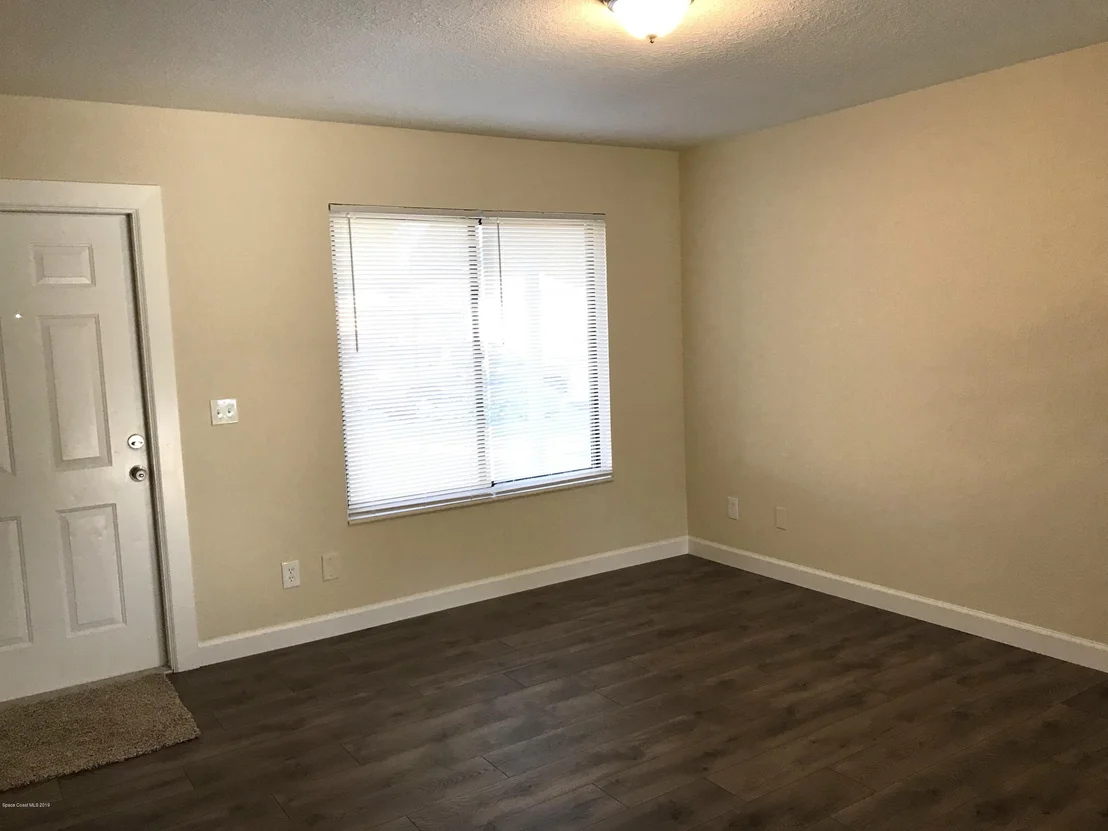 Photo of 1370 Creel Road NE