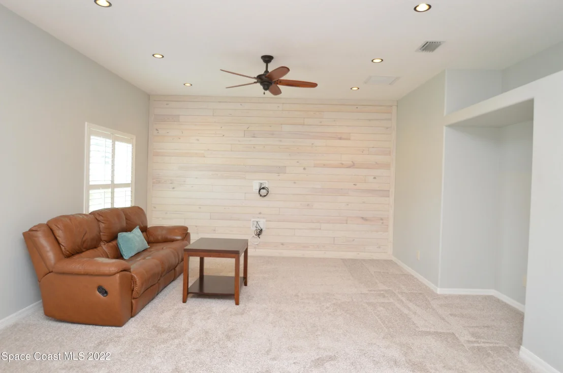 Photo of 725 Triple Crown Lane