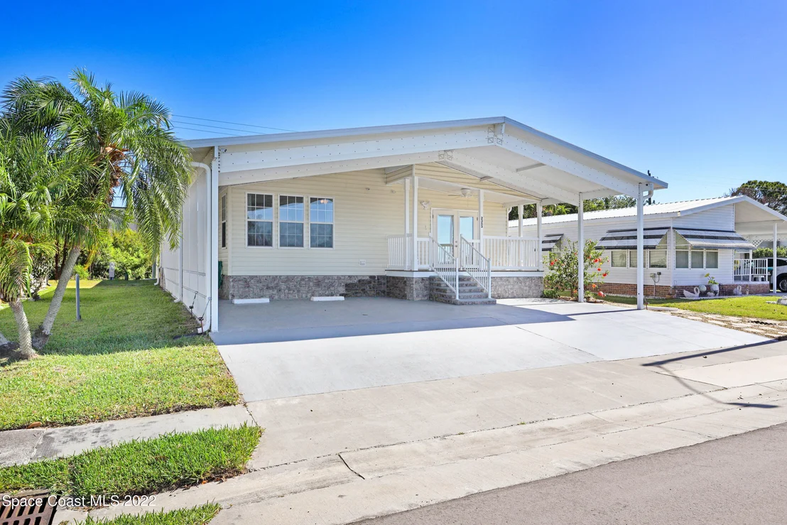 Photo of 2353 Coconut Palm Drive NE