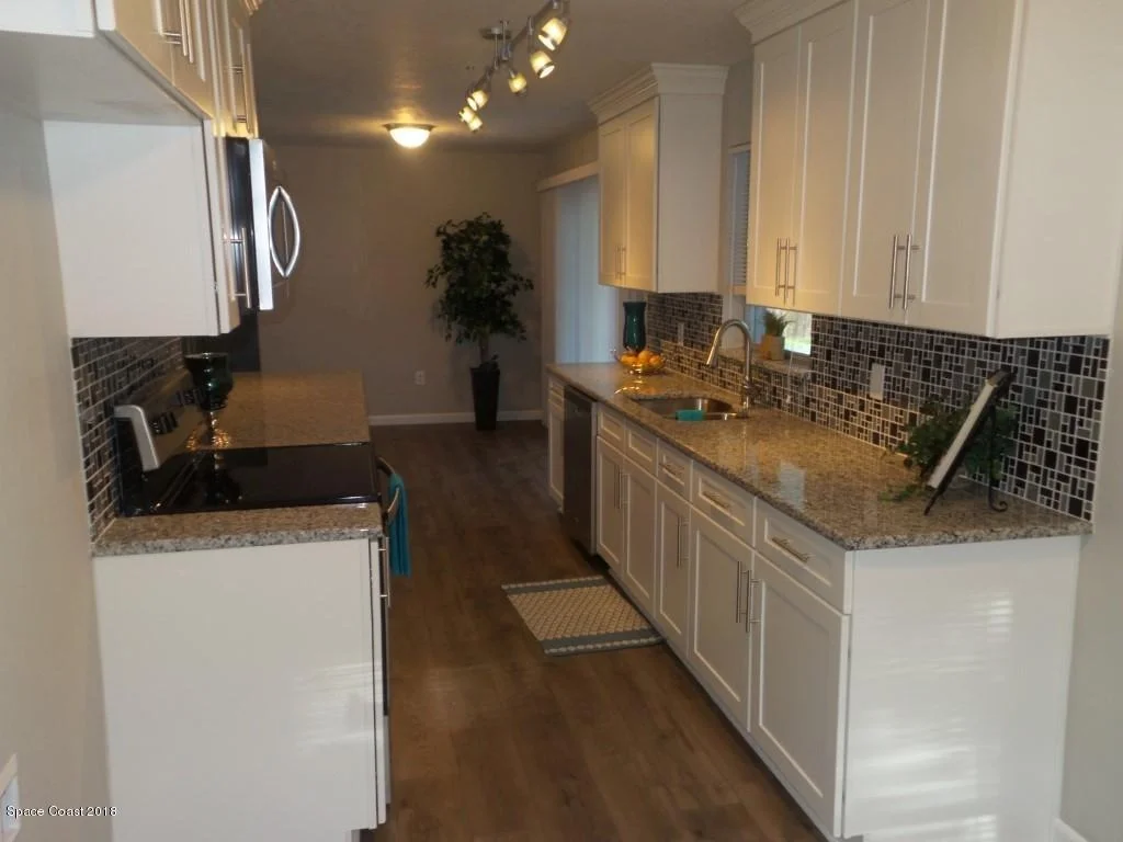 Photo of 1577 Queen Terrace