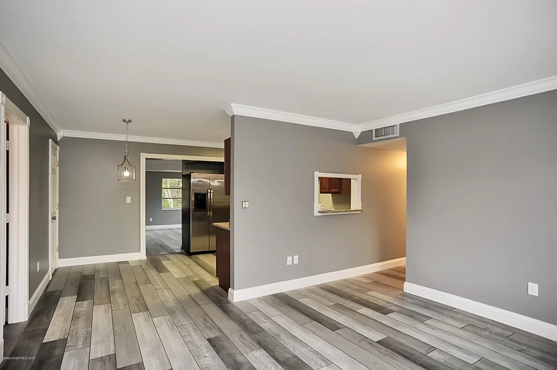 Photo of 1860 Oakwood Drive