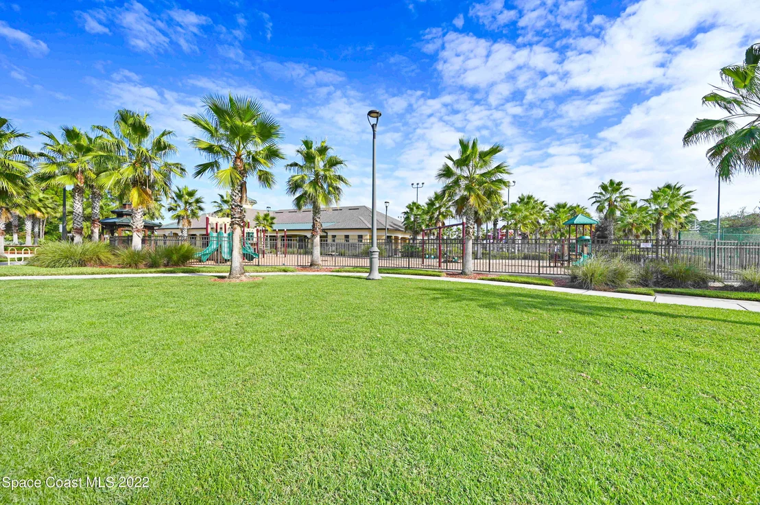 Photo of 4068 Alligator Flag Circle