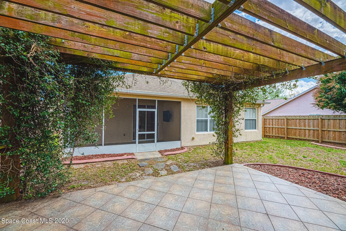Photo of 949 Riviera Point Drive
