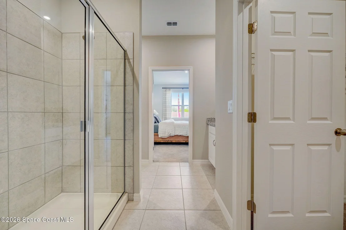 Photo of 1142 Banff Drive NE