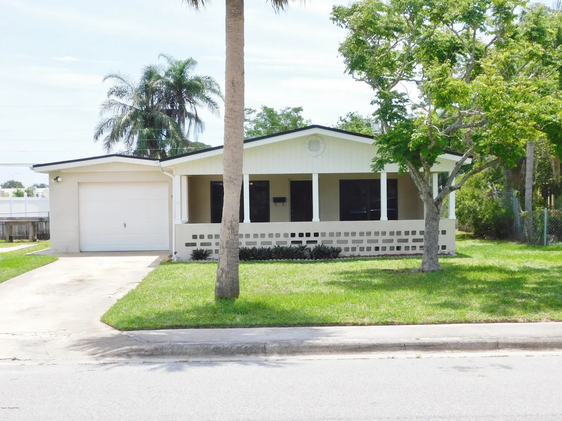 Photo of 729 Teak Drive
