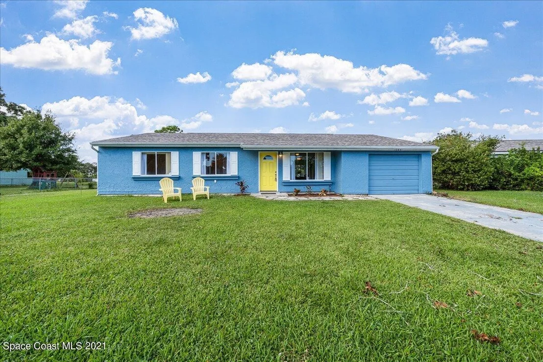 Photo of 1394 Carr Circle NE