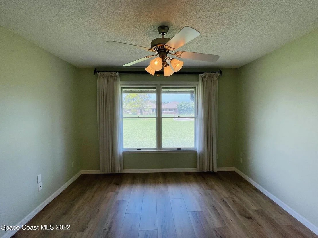Photo of 216 Chalet Avenue
