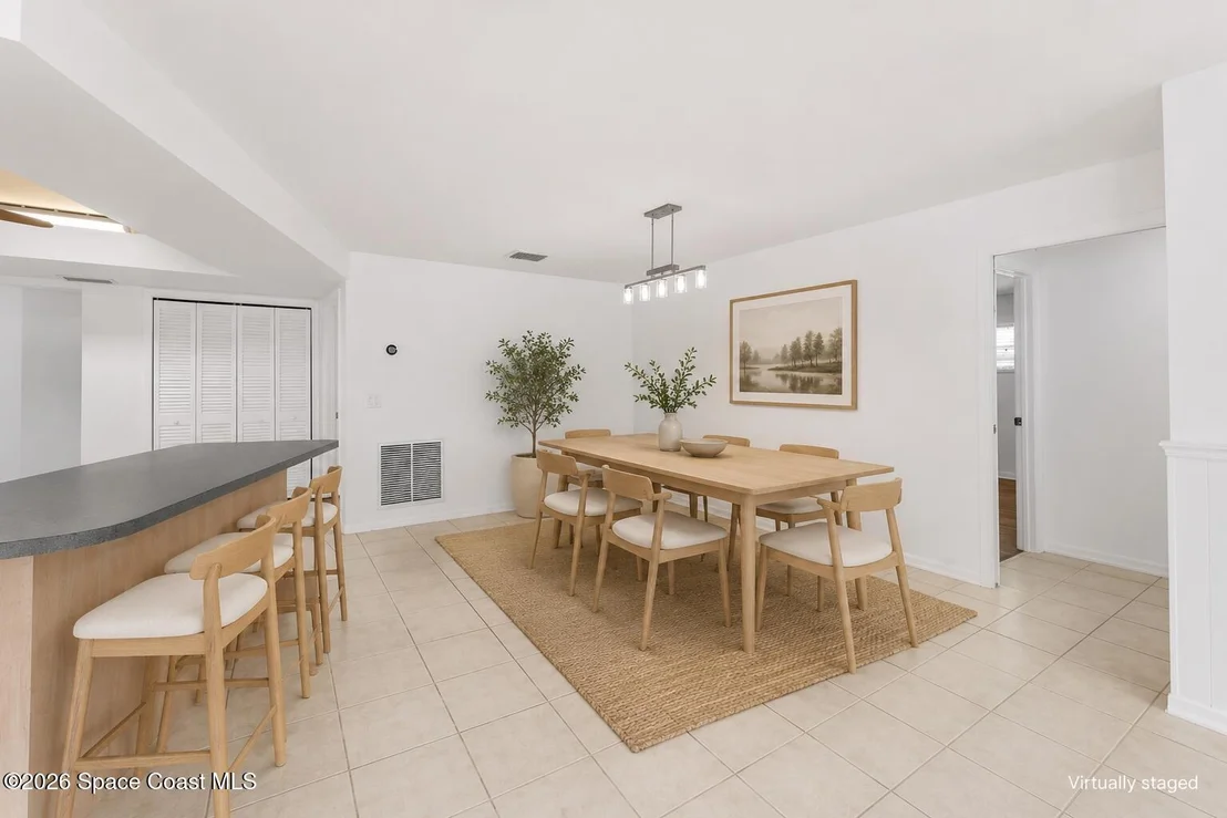 Photo of 1512 Meadowbrook Road NE