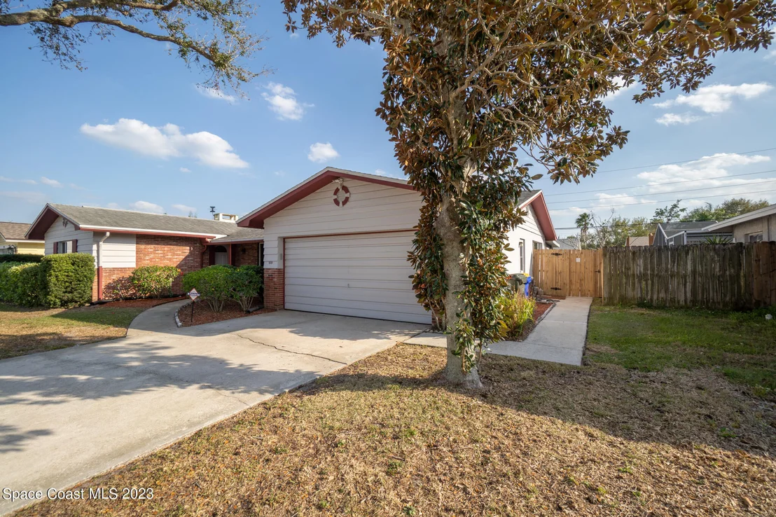 Photo of 909 Kings Post Road