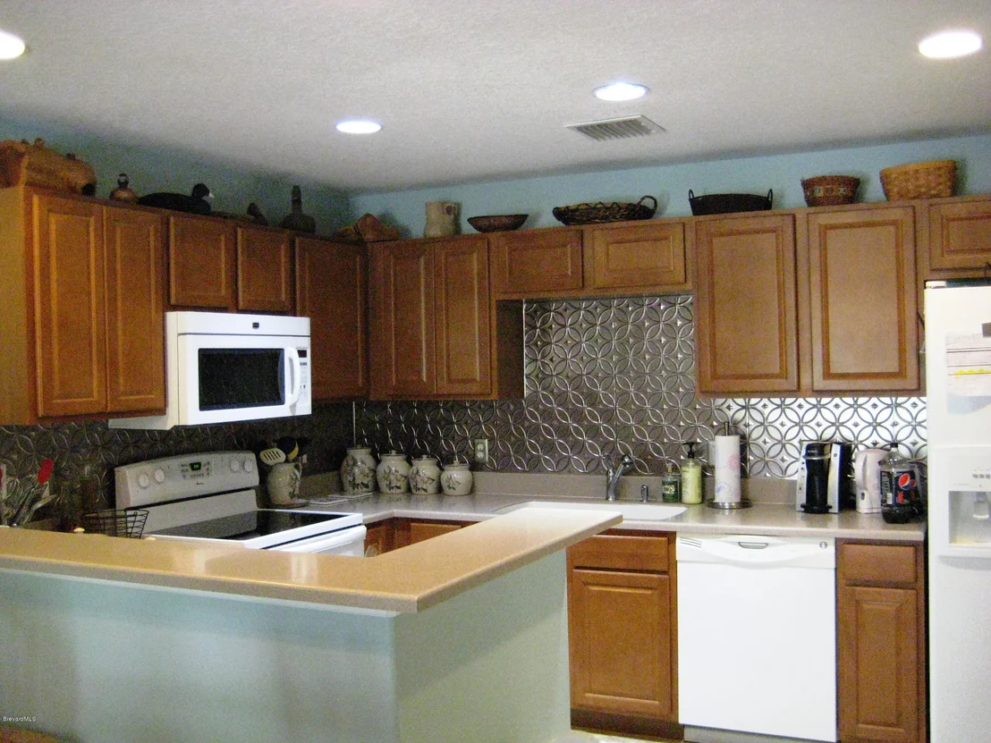 Photo of 732 SE Waterside Road
