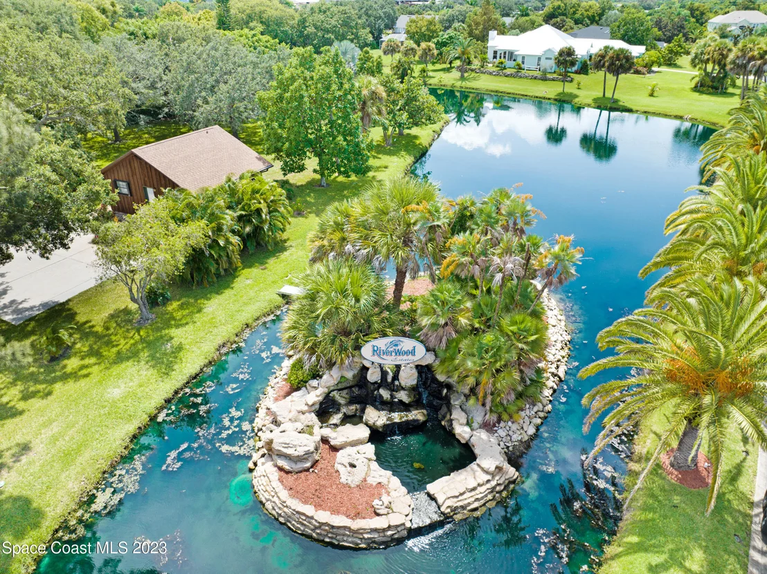 Photo of 2180 Royal Oaks Drive