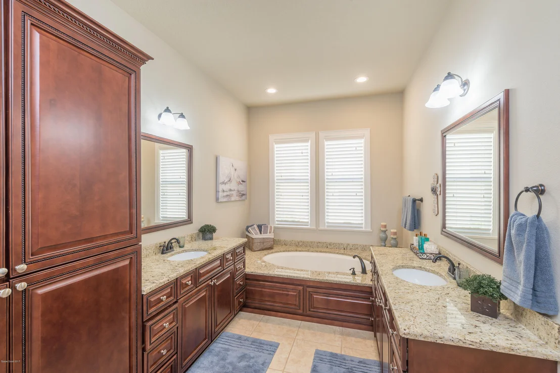 Photo of 1202 Tralee Bay Avenue
