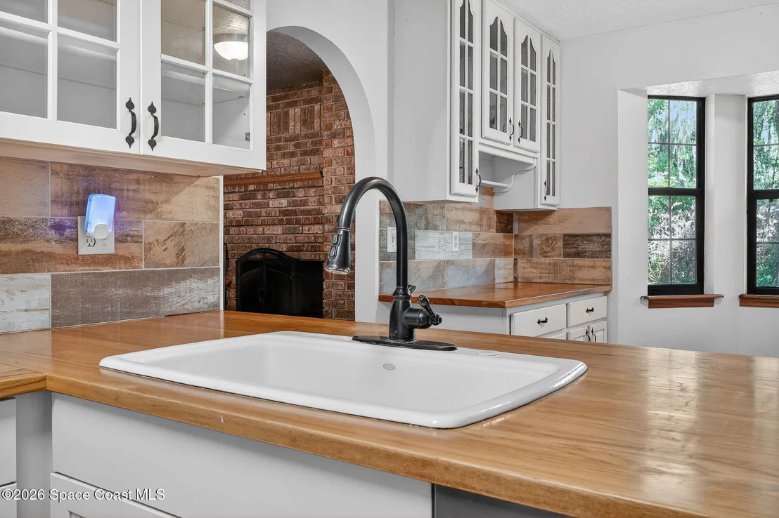 Photo of 3380 Lionel Road