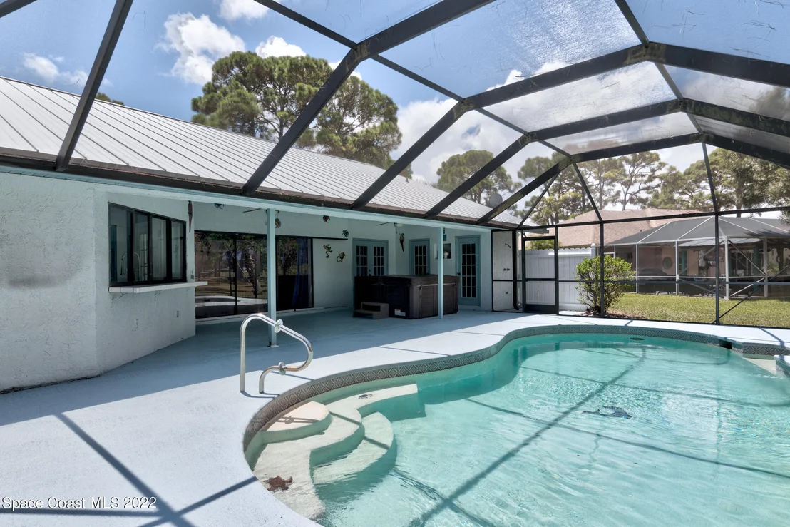 Photo of 4100 Redwood Drive