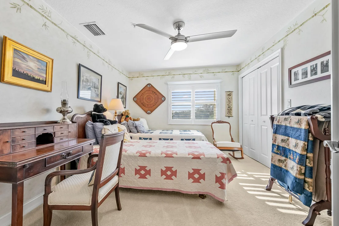 Photo of Unit 401 at 29 Riverside Drive