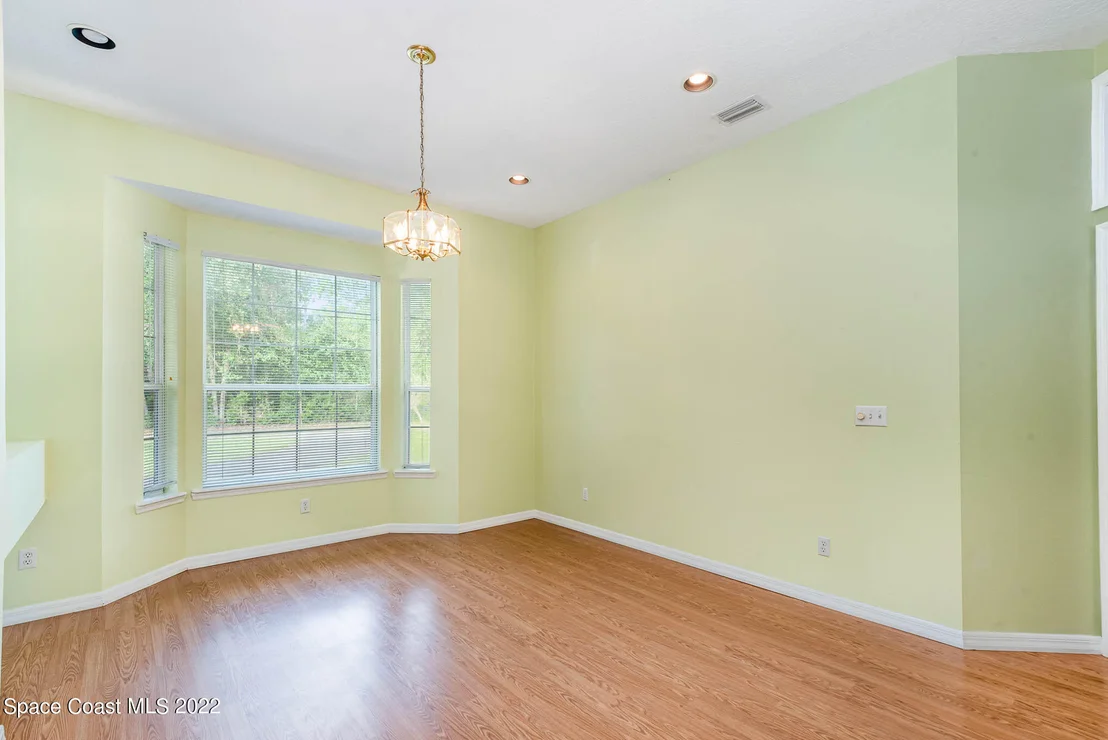Photo of 3396 Lionel Road