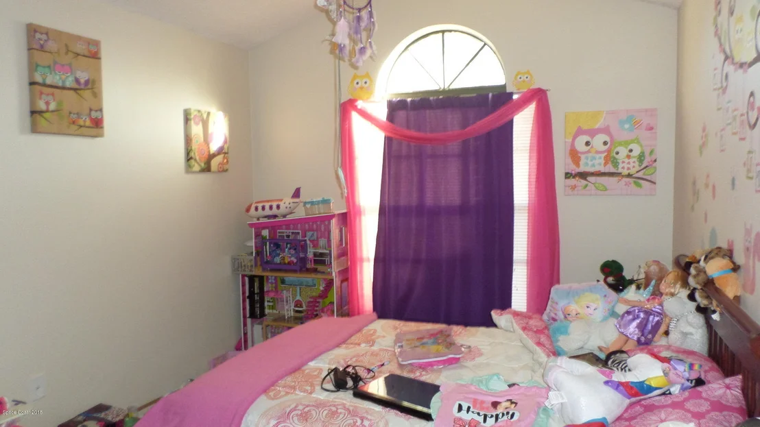 Photo of 944 Jamestown Drive