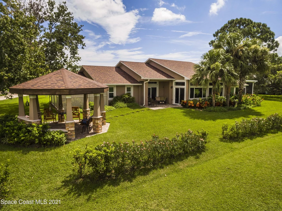 Photo of 530 Whispering Pines Circle