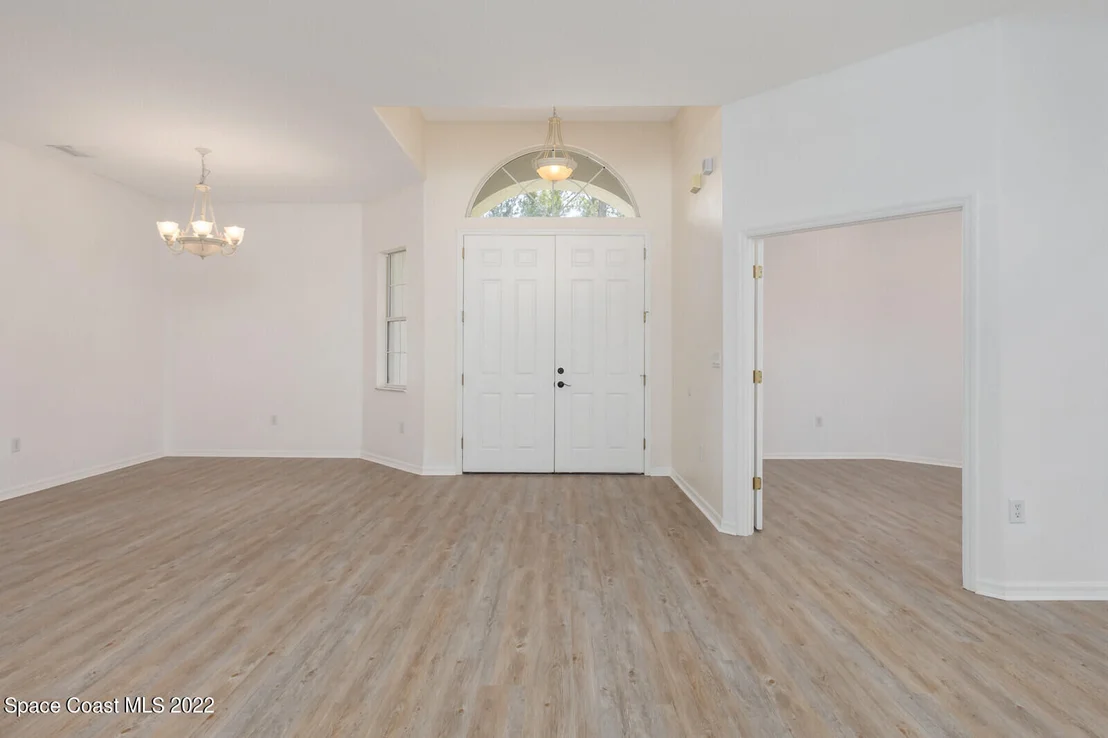 Photo of 2670 Washington Street