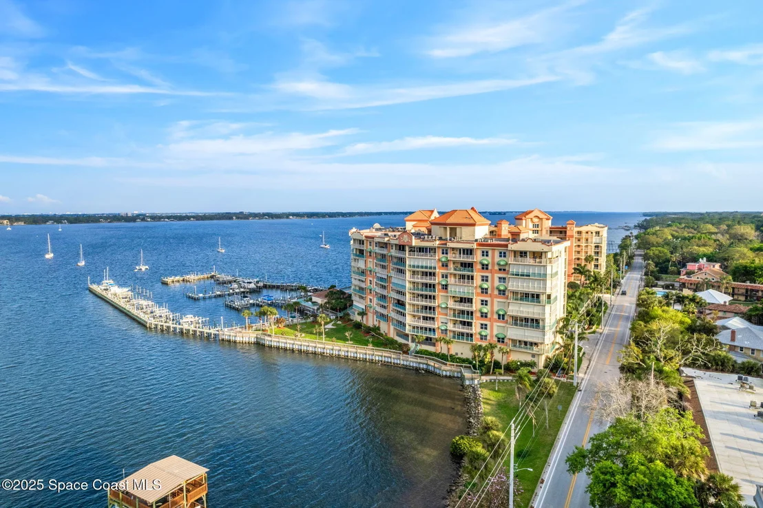 Photo of Unit 301 at 100 Riverside Drive