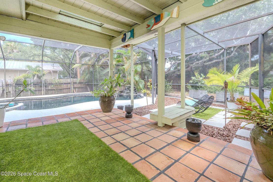 Photo of 5925 Riverside Drive