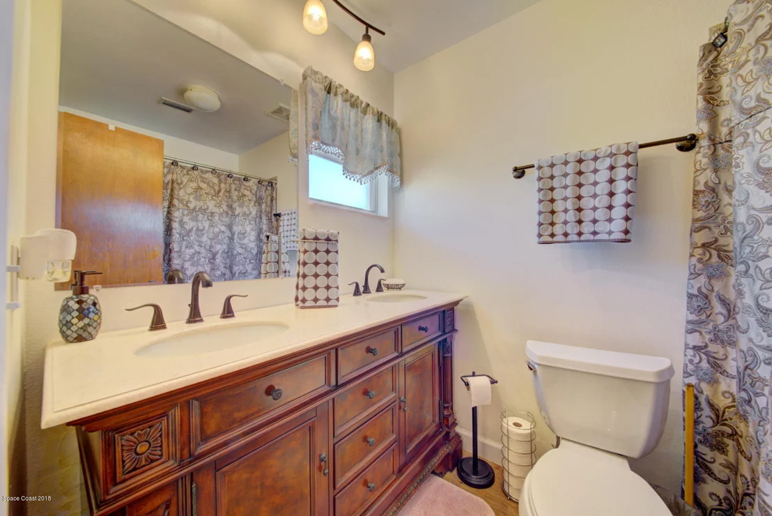 Photo of 1030 Sunswept Road NE