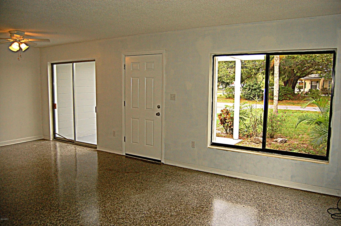 Photo of 633 Espanola Way