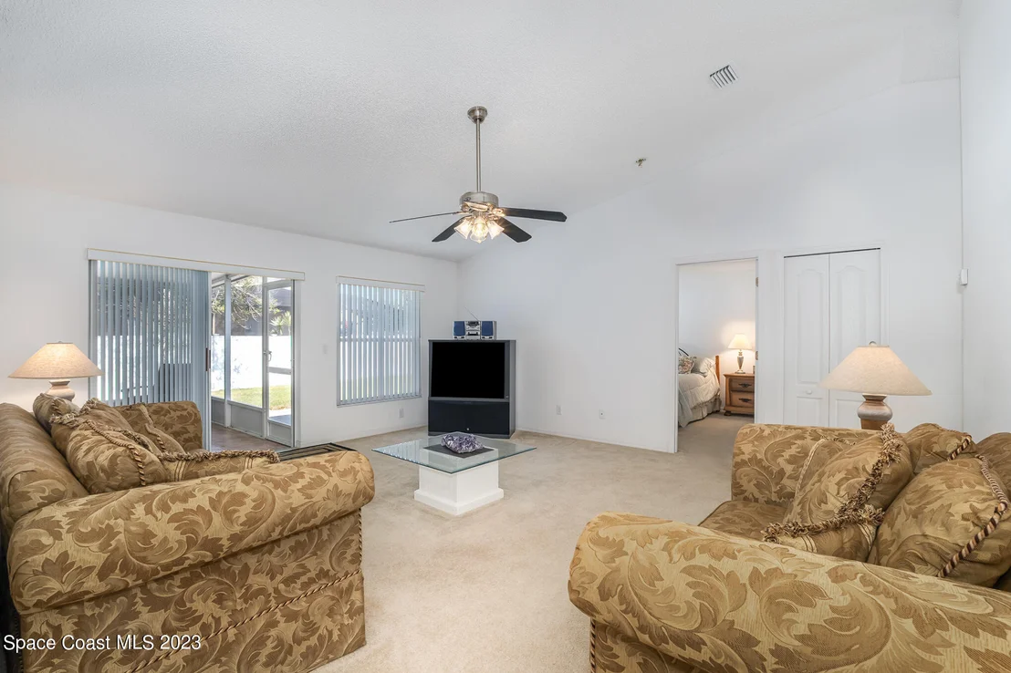 Photo of 896 Shaw Circle