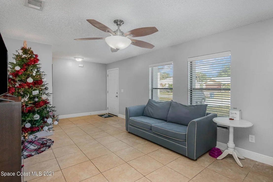 Photo of 1400 Eldron Boulevard SE
