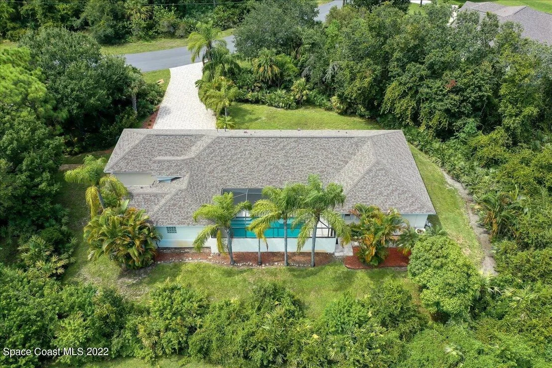 Photo of 4523 Long Lake Road