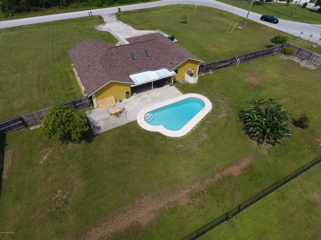 Photo of 4105 Alan Shepard Avenue