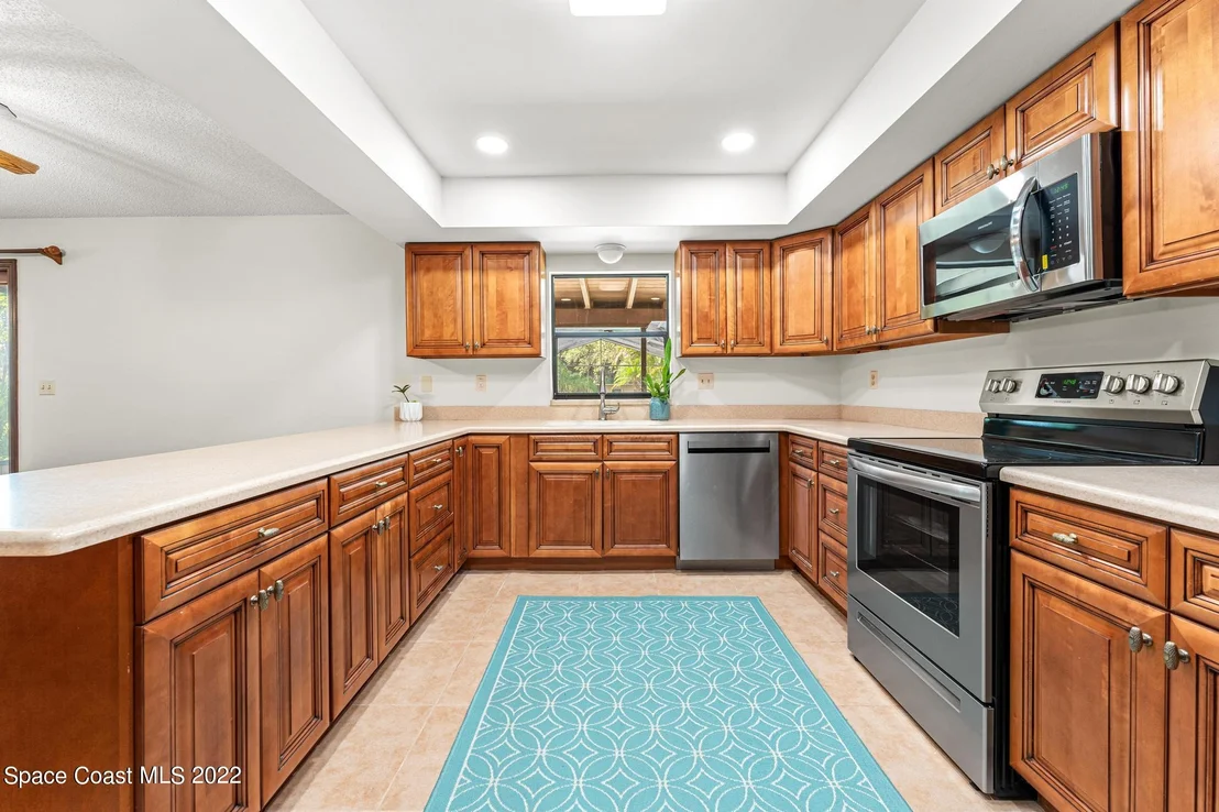 Photo of 1807 Live Oak Drive N
